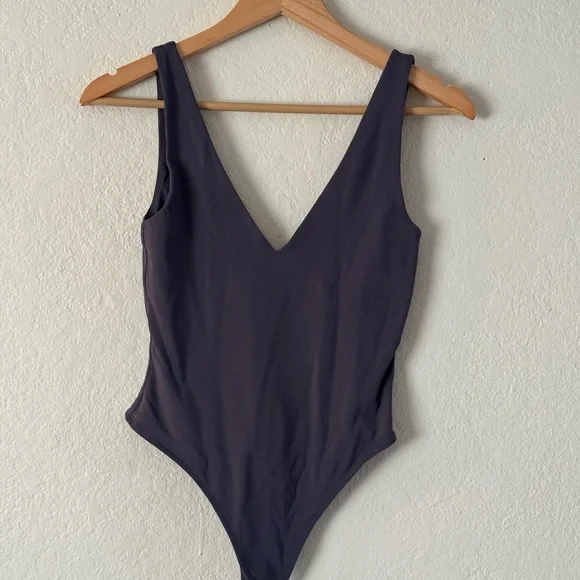 Aritzia Babaton Gray V-Neck Bodysuit - Picture 2 of 5